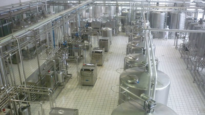 食品输送机与提升机：工作原理及区别解析